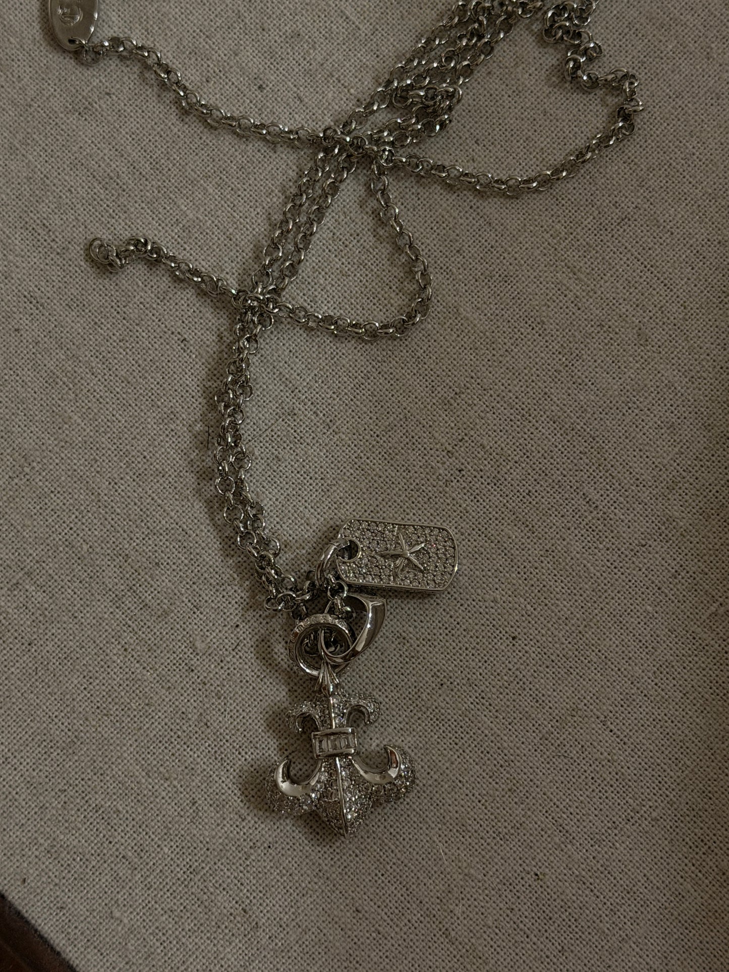 The Midnight Fleur Necklace(Sold Out)