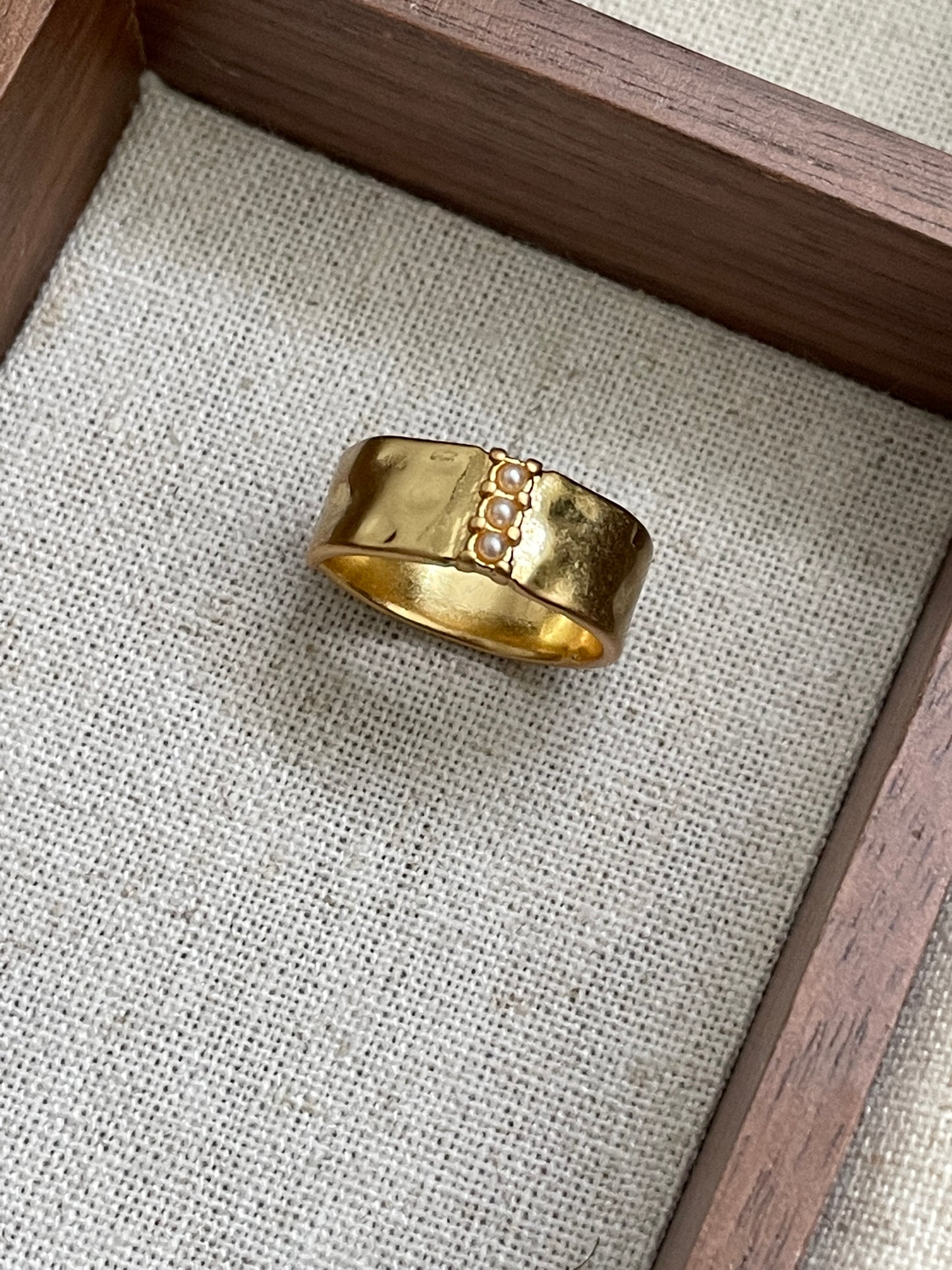 The Hera Ring