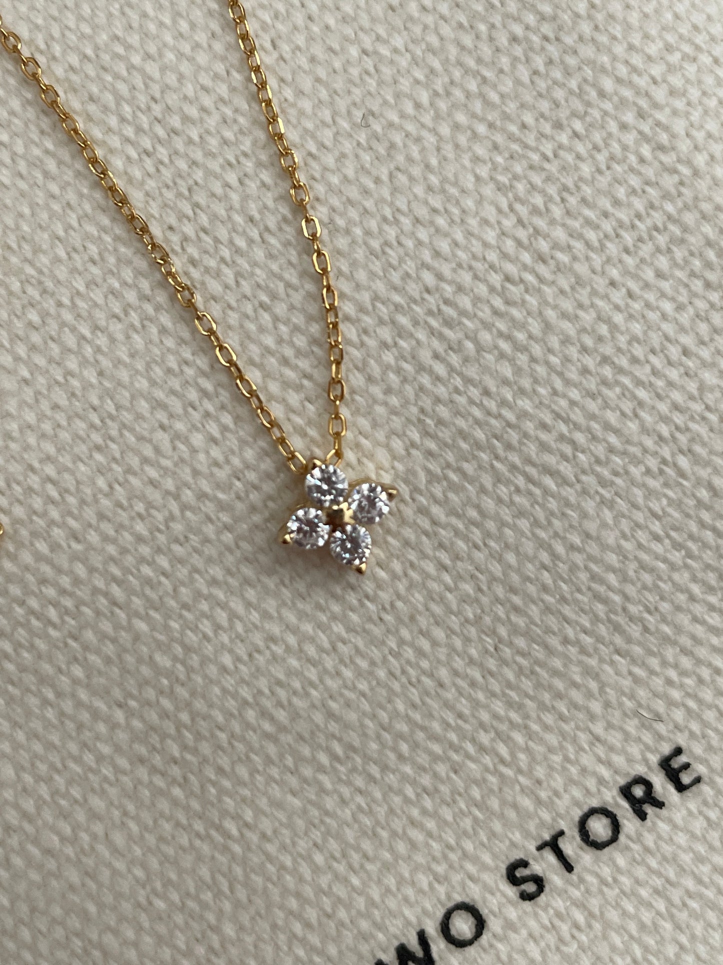 The Single Flower Necklace