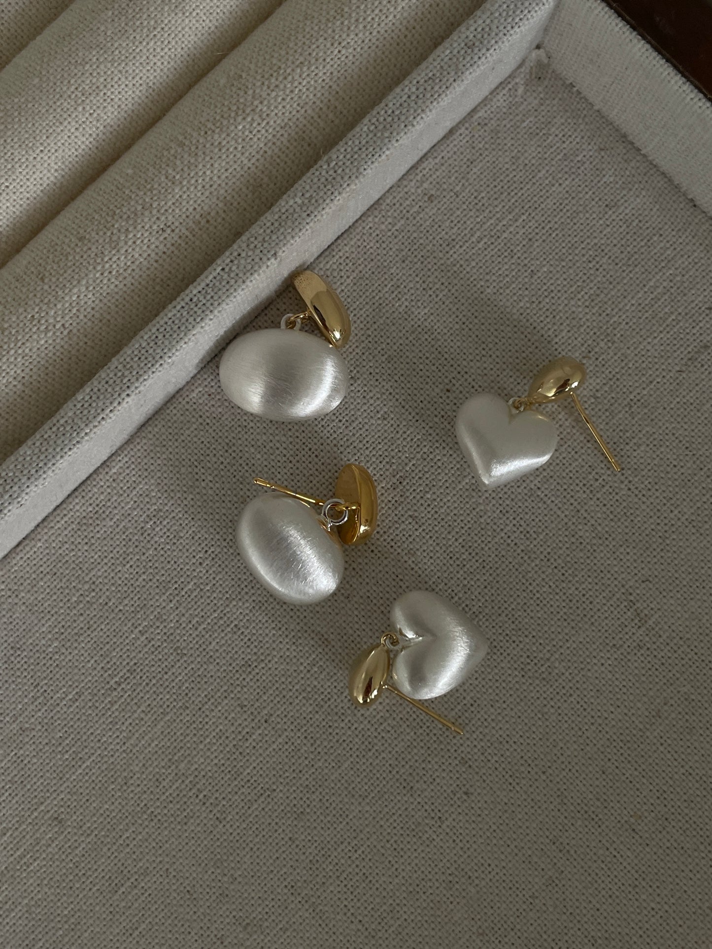 The Snowy Silence Earrings