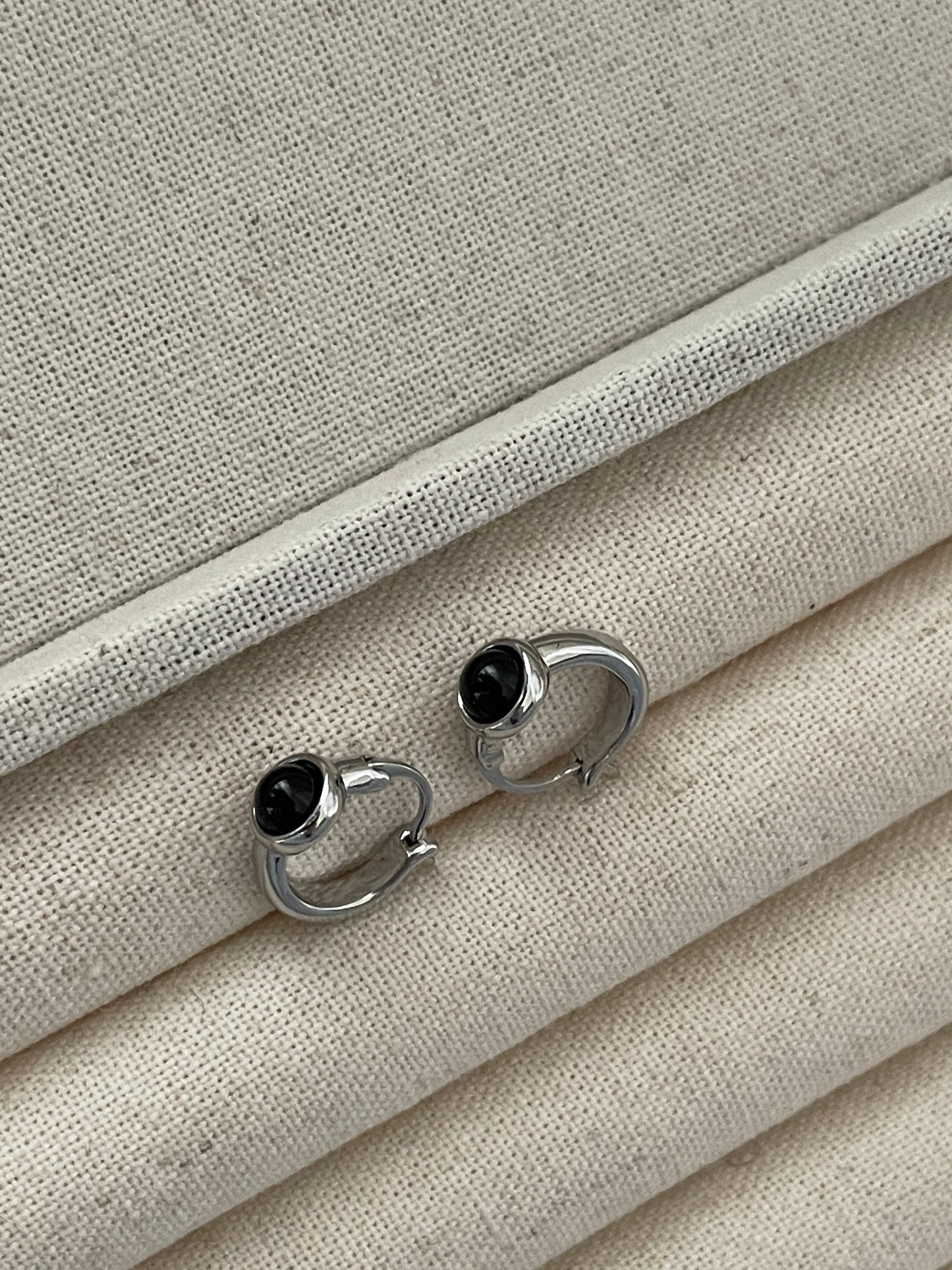 The Dark Sylvan Hoop Earrings(Sold Out)
