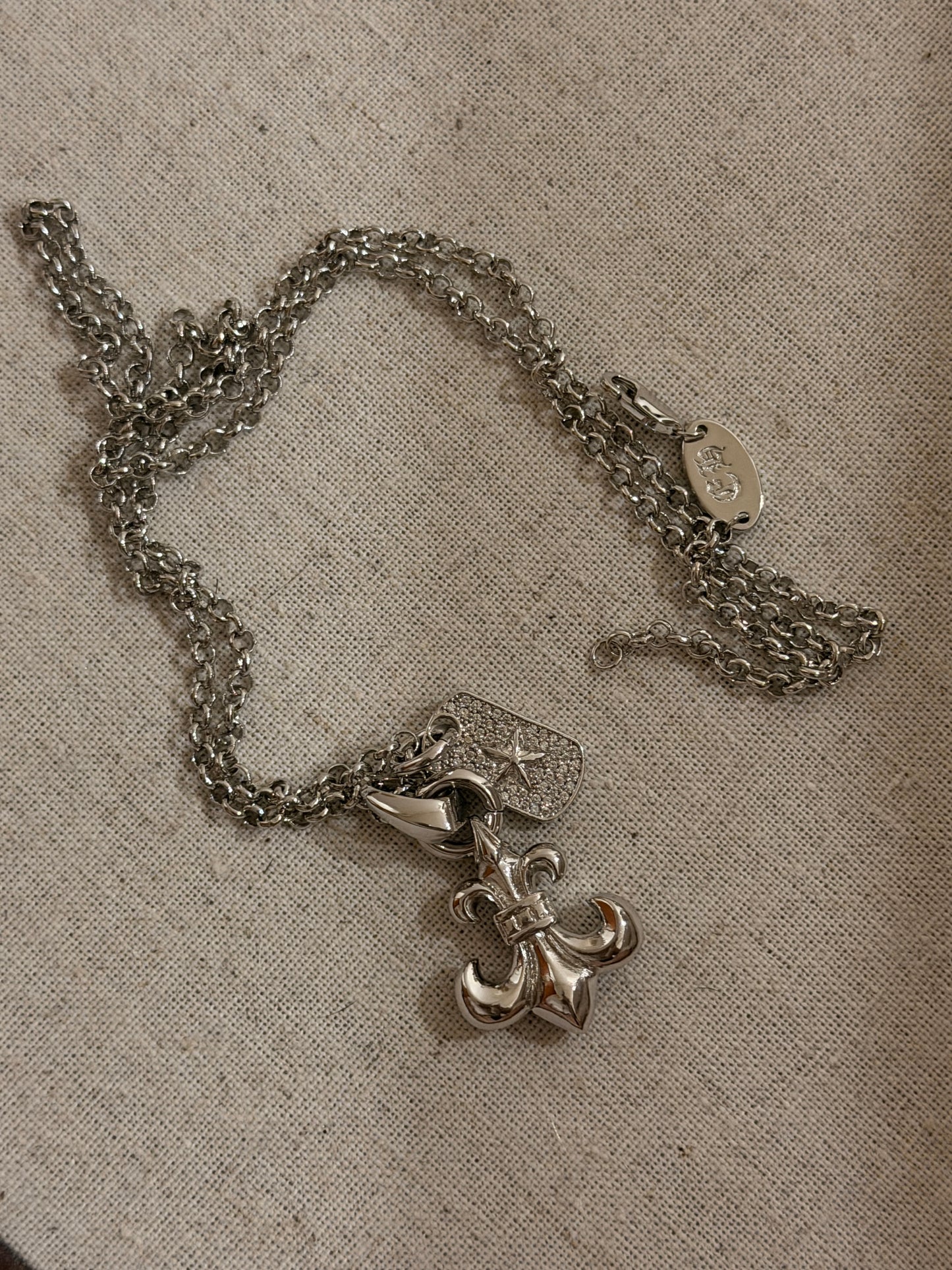 The Midnight Fleur Necklace(Sold Out)
