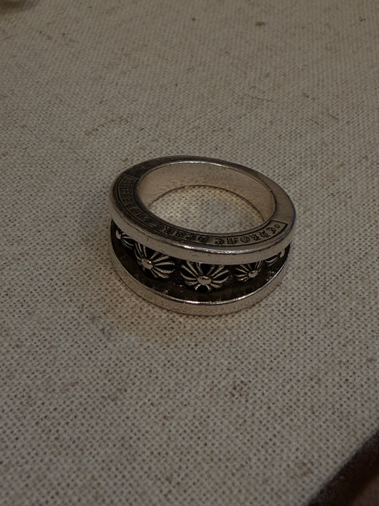 The Fleur Motion Ring