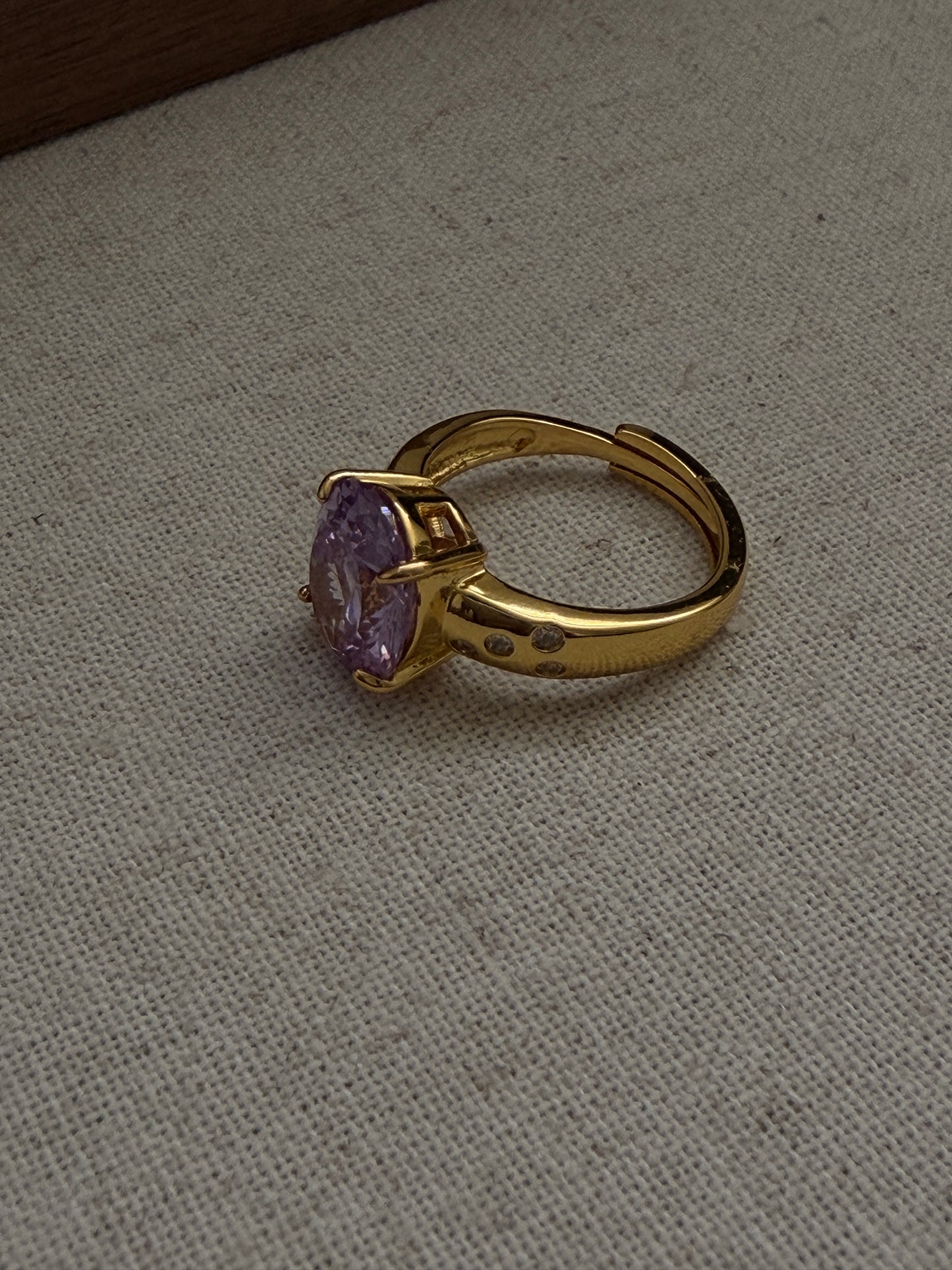 The Amora Ring