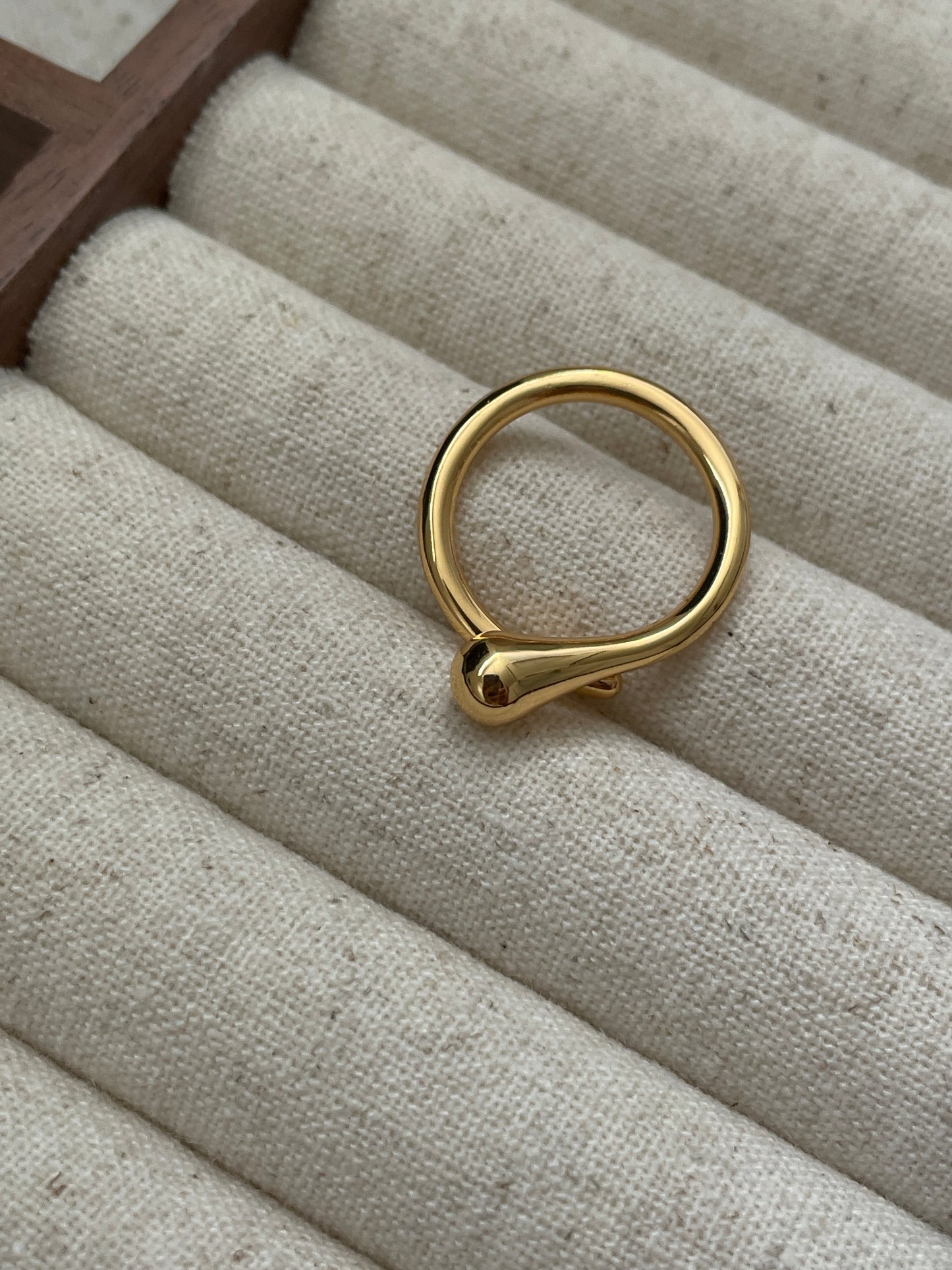 The Classic Cross Ring