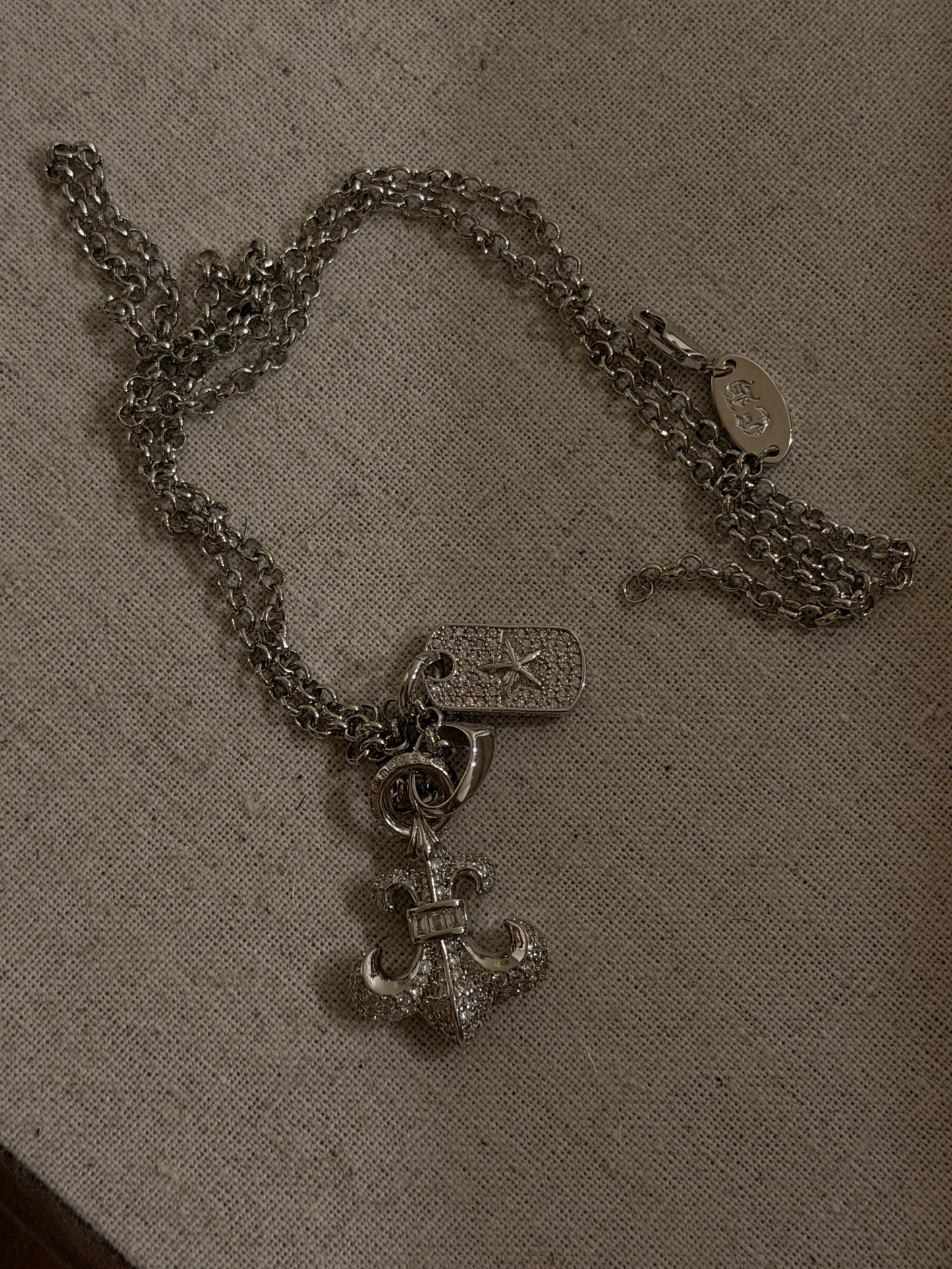 The Midnight Fleur Necklace(Sold Out)