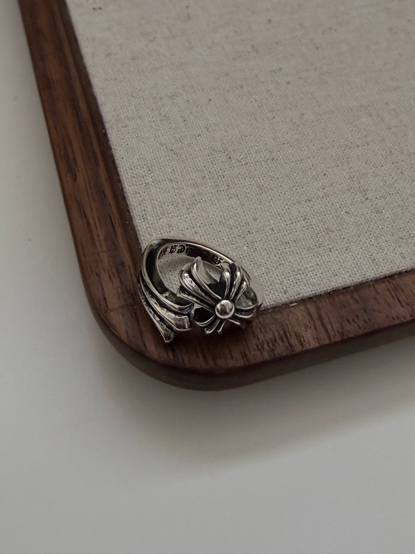 The Gothic Fleur Ring