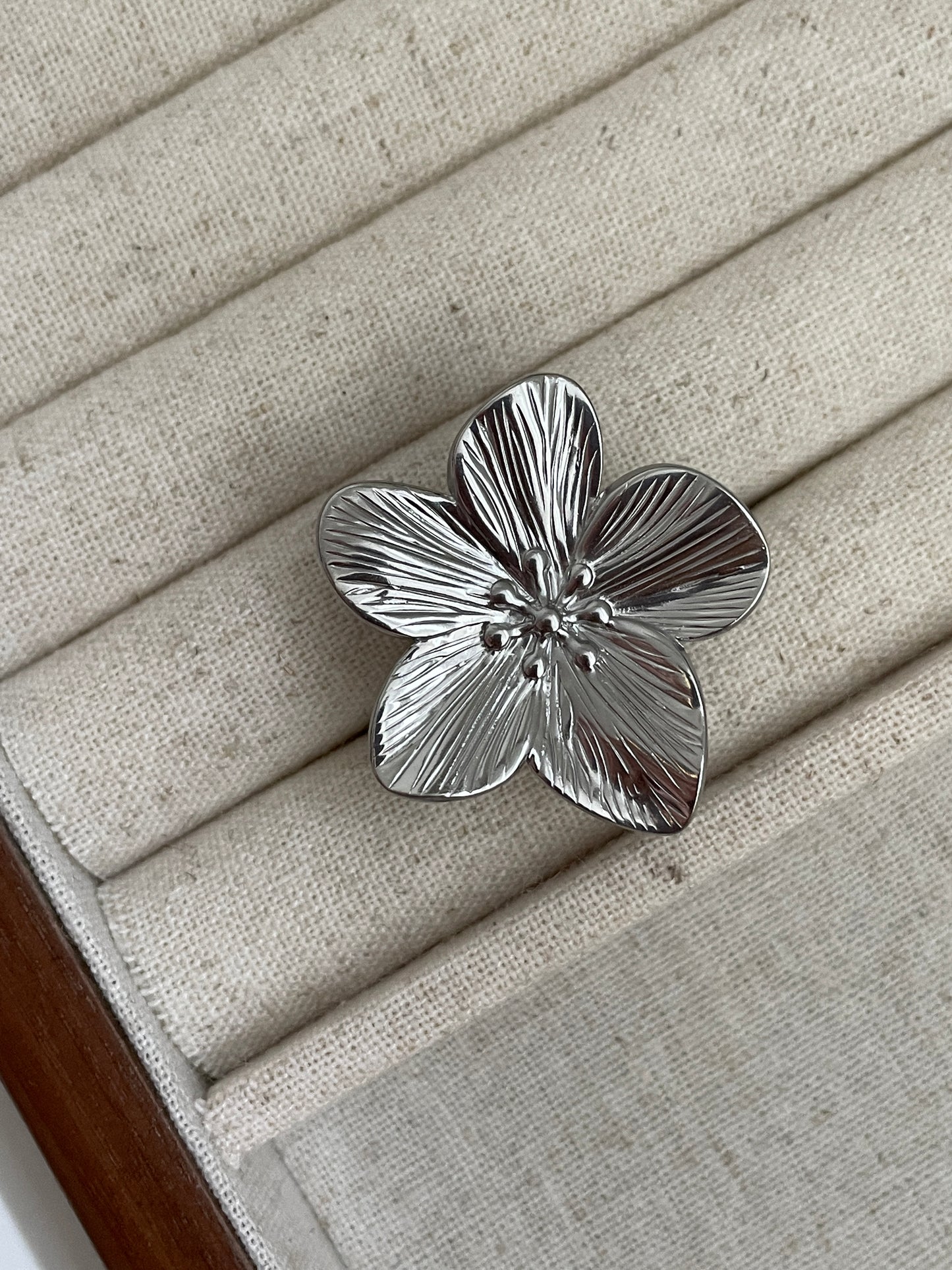 The Graces Ring Set