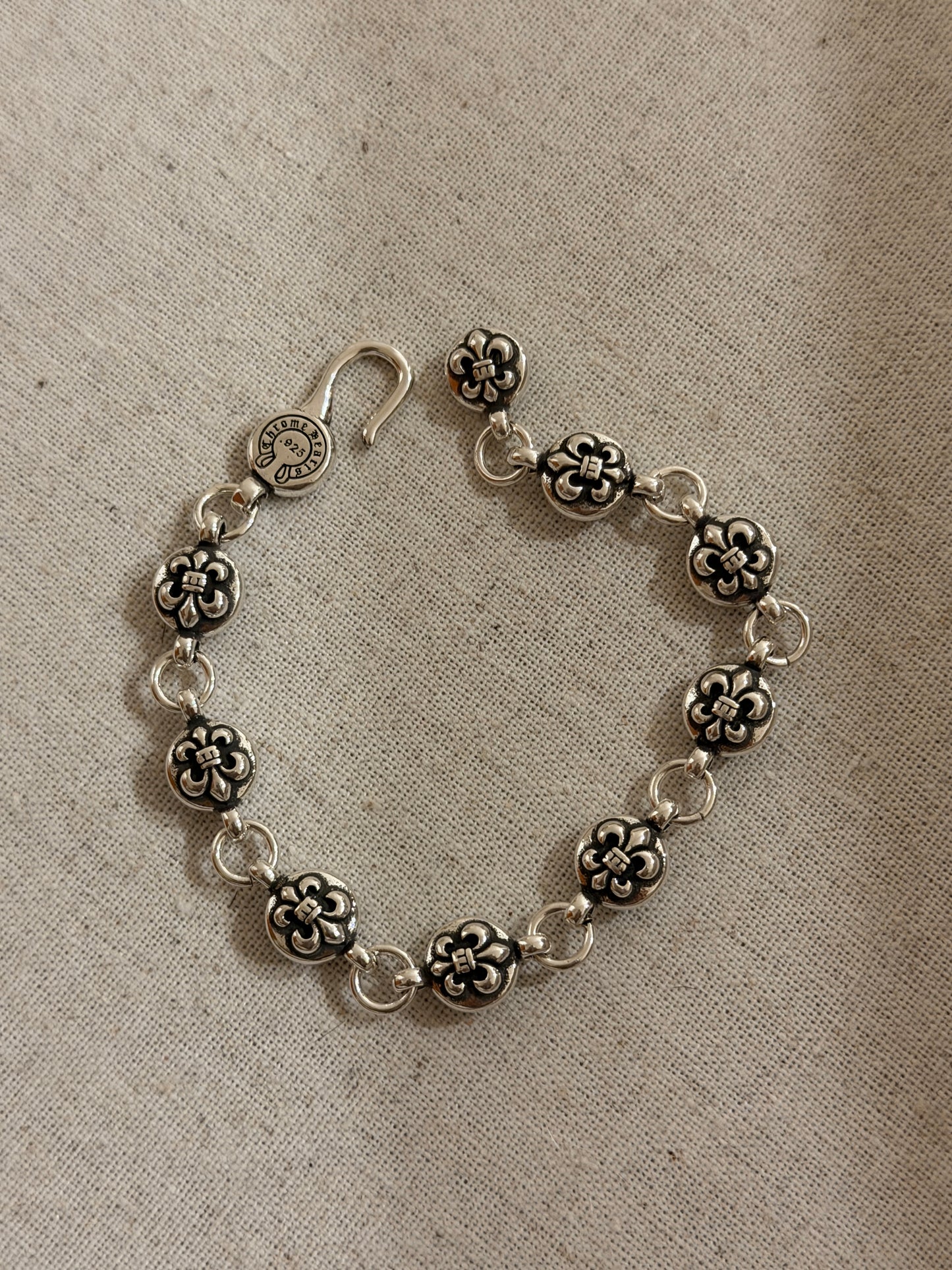 The Noir Bloom Bracelet(Sold Out)