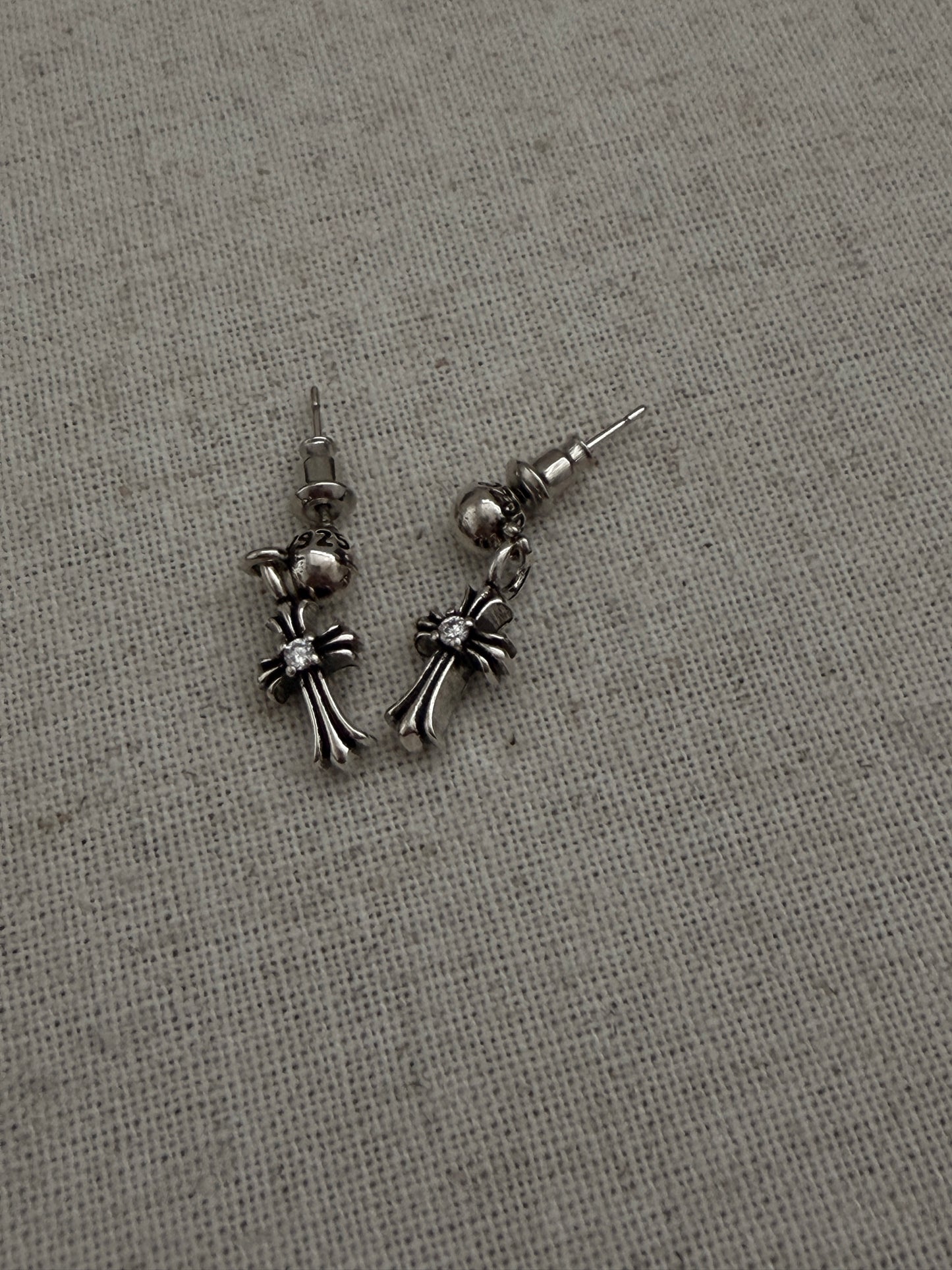 The Cold Cross Earrings(Sold Out)