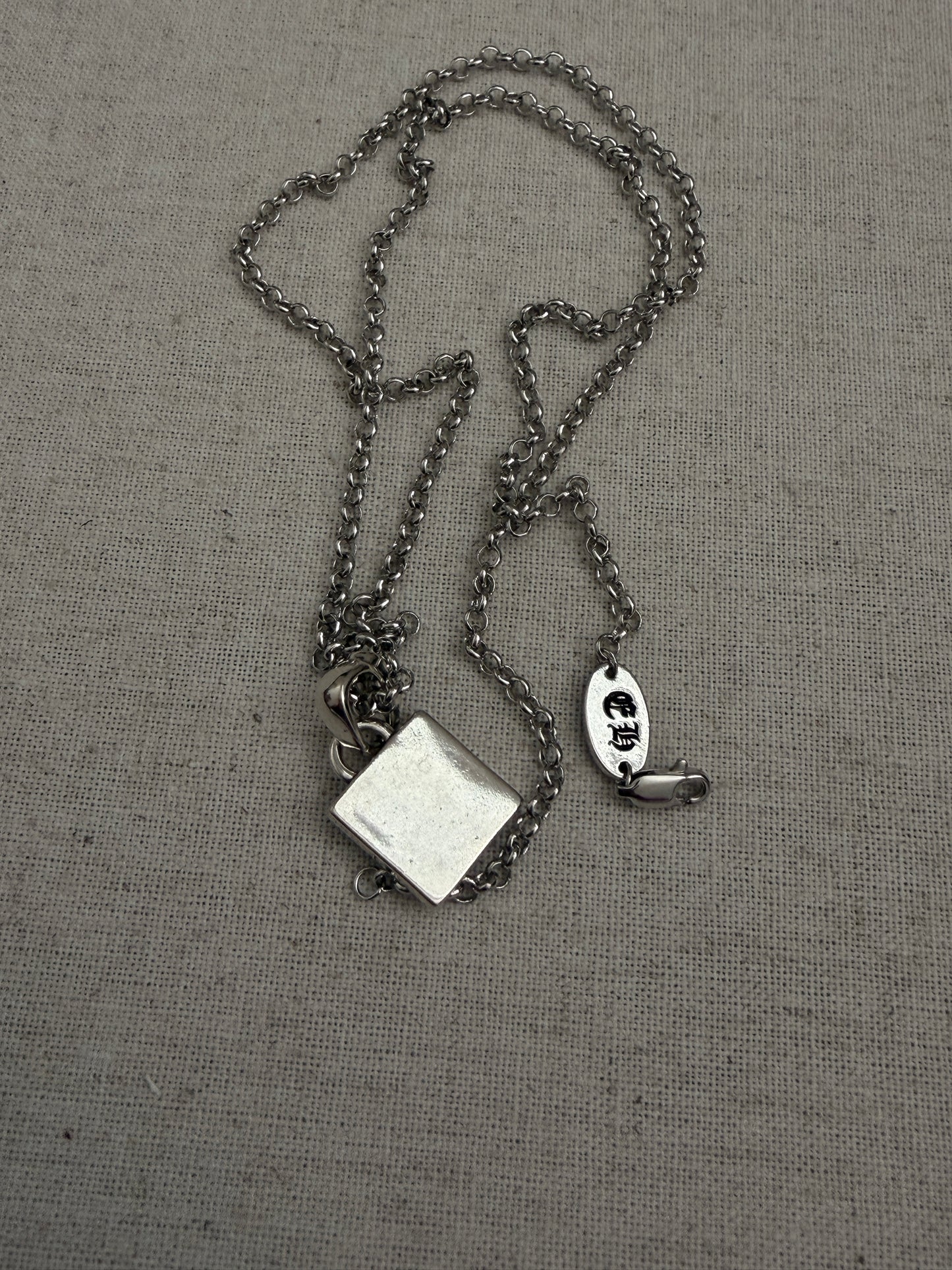 The Dark Bloom Square Necklace(Sold Out)