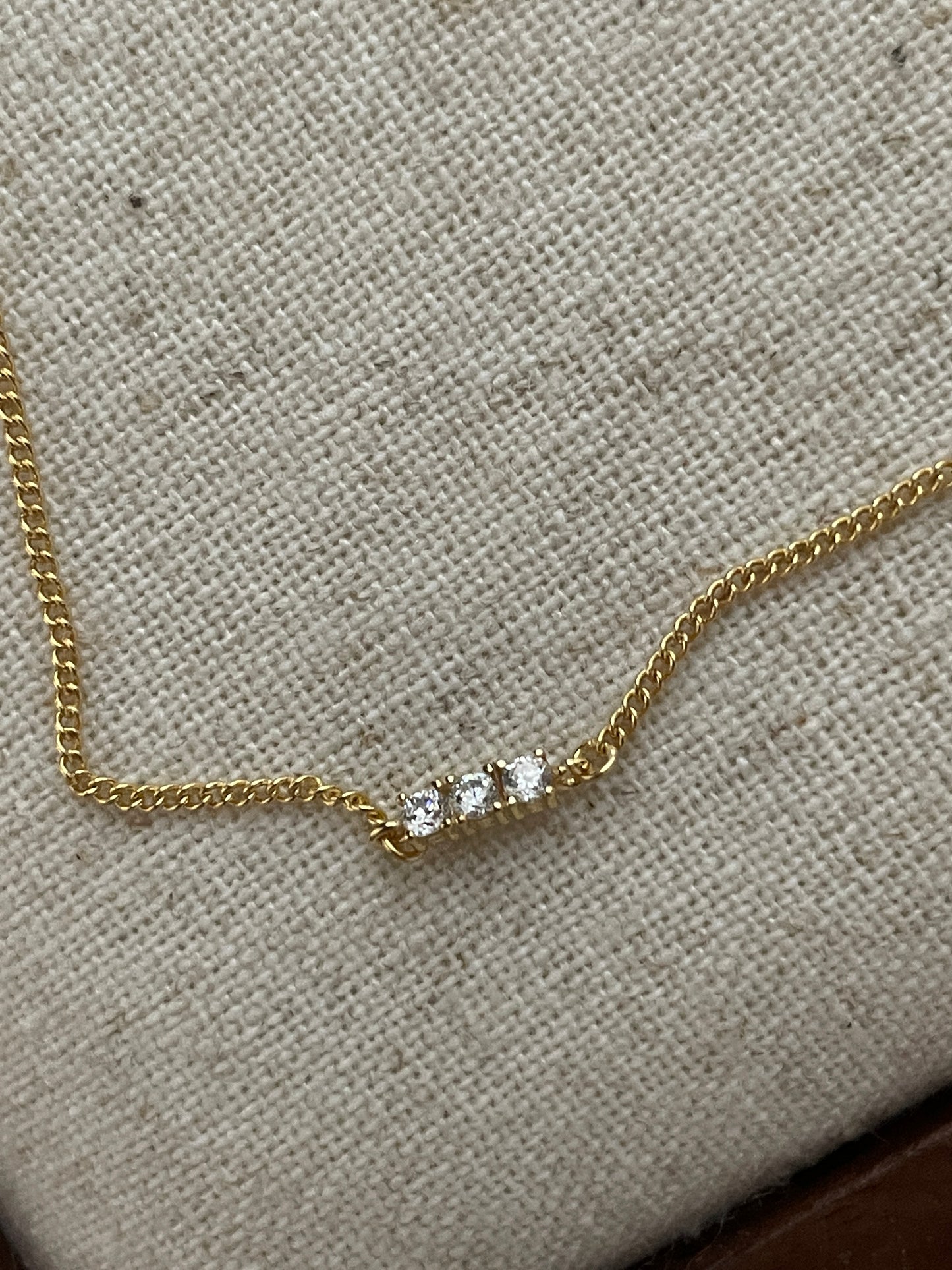 The Minimal Bracelet