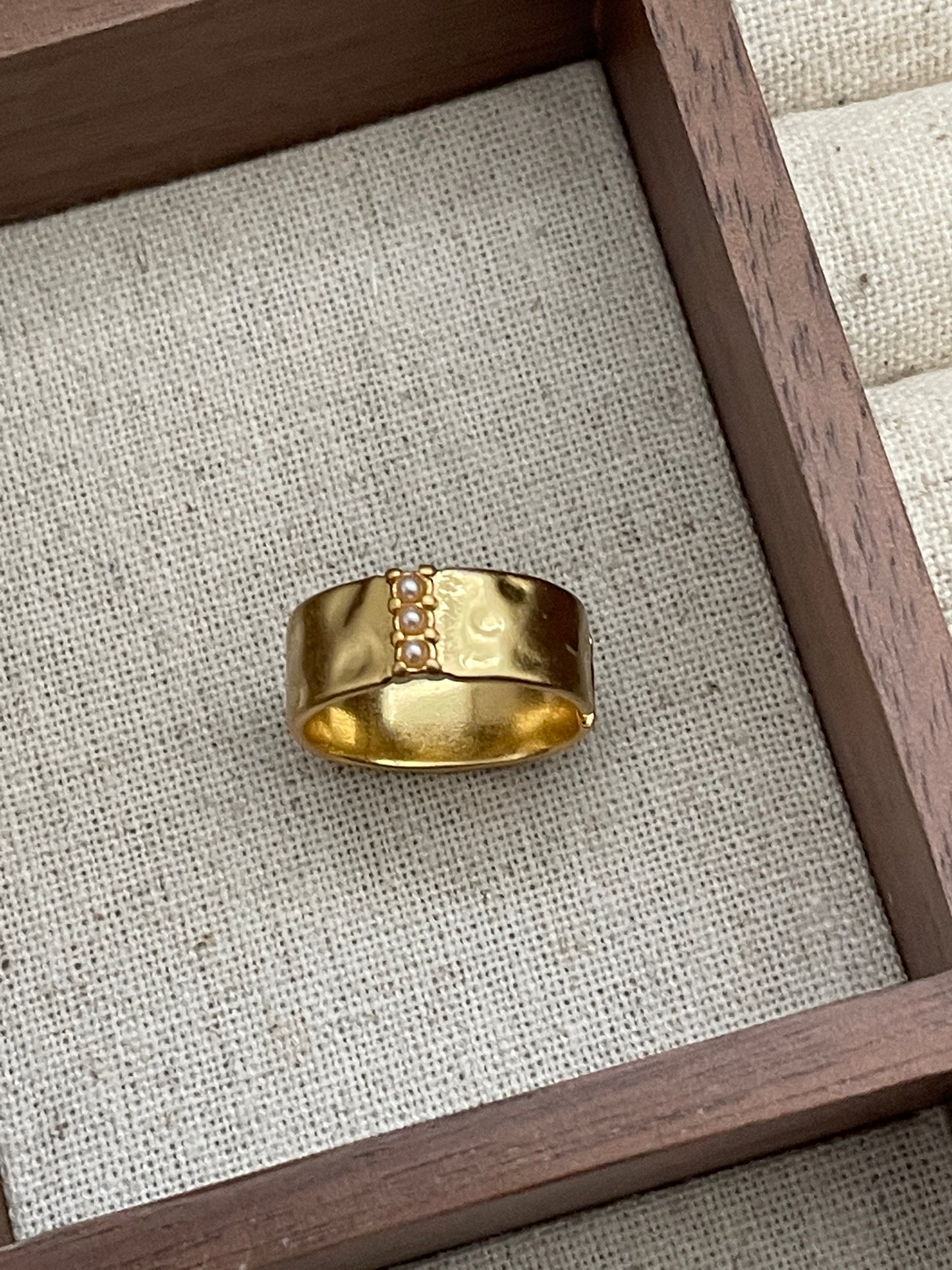 The Hera Ring
