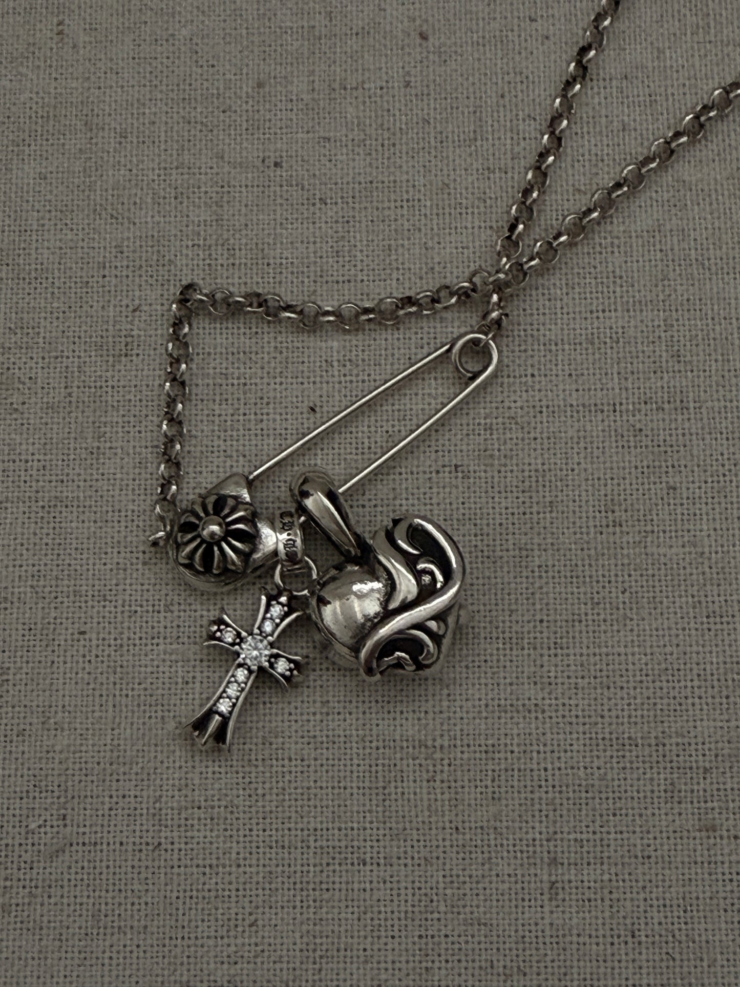 The Rebel Heart Necklace(Sold Out)