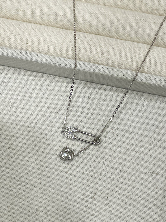 The Rose and Pin Necklace(Sold Out)