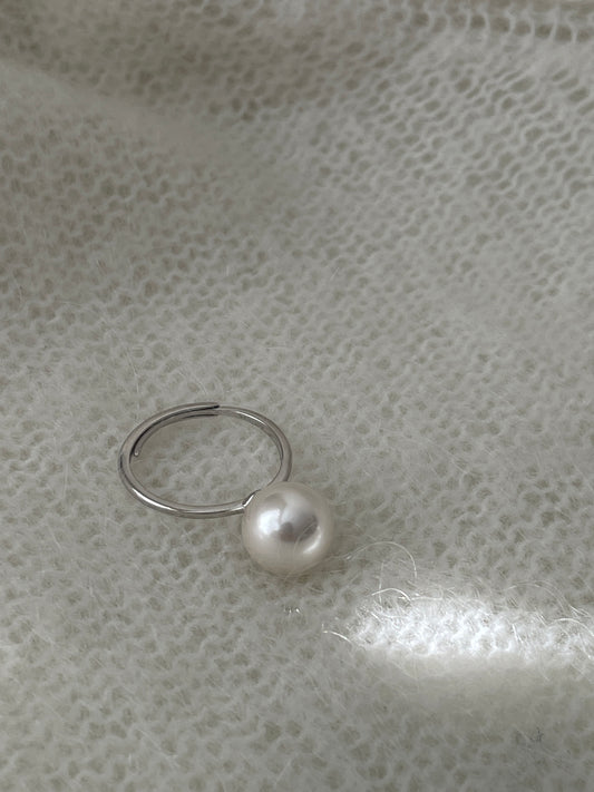 The Pure Pearl Ring